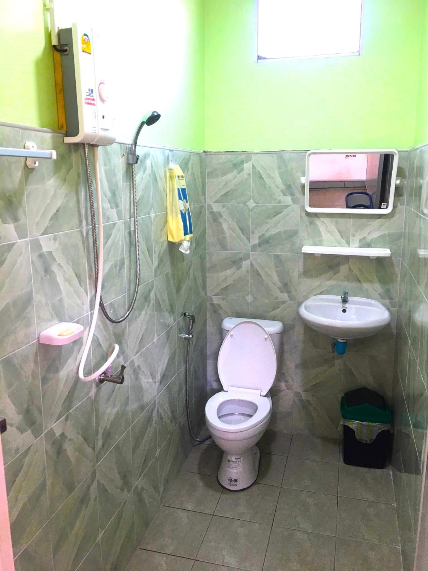 World Citizen Guesthouse Baan Tai Exteriör bild